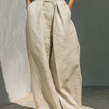 Set consisting of a sleeveless blouse and wide-leg trousers made from a cotton-linen blend.